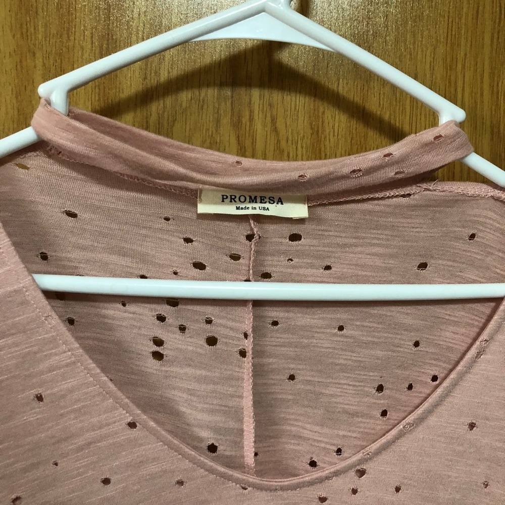 Distressed top - Picture 2 of 2